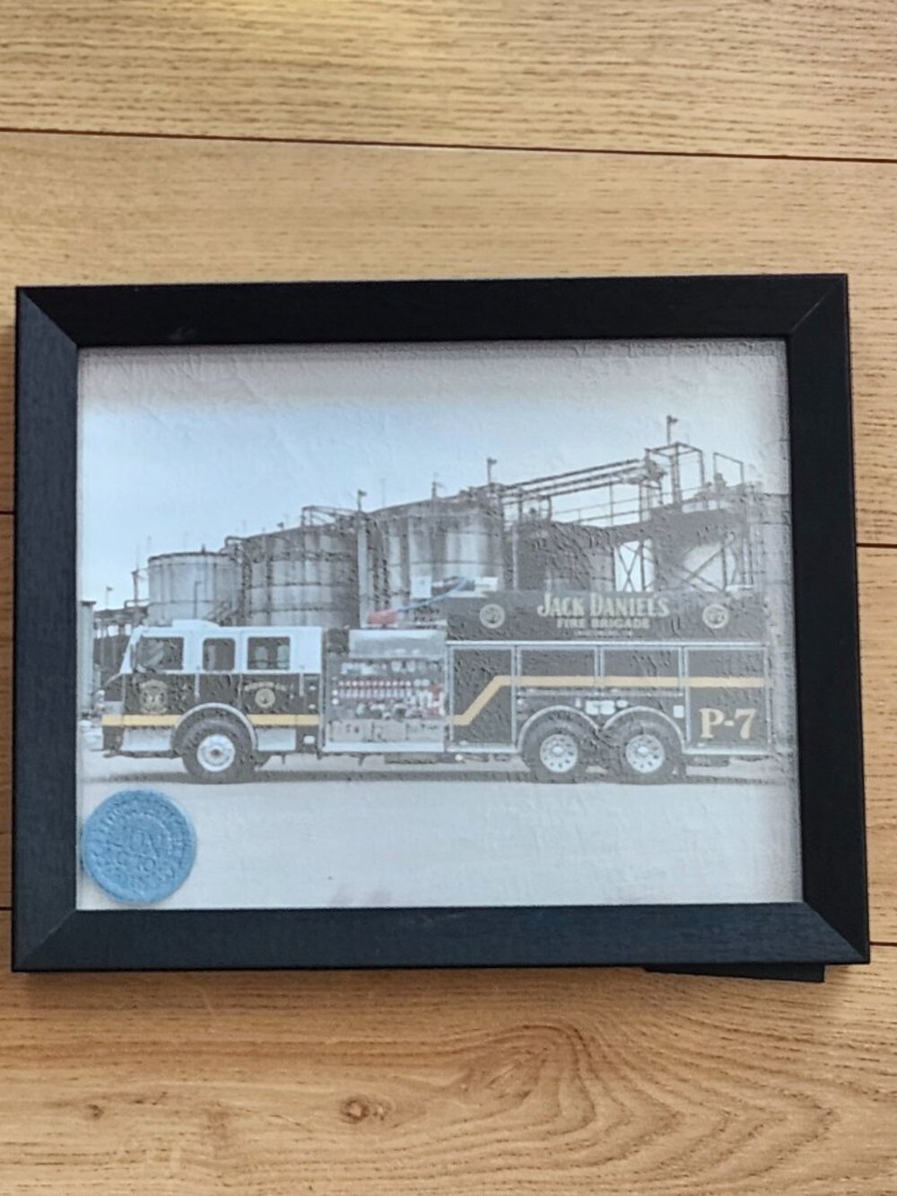 STUNNING Jack Daniel's Fire Brigade P-7 pumper truck Framed Photo with Token
